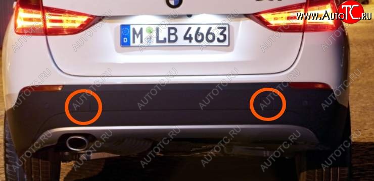 619 р. Правая заглушка в задний бампер SAT (под крюк) BMW X1 E84 (2009-2015) (Неокрашенная)  с доставкой в г. Вологда