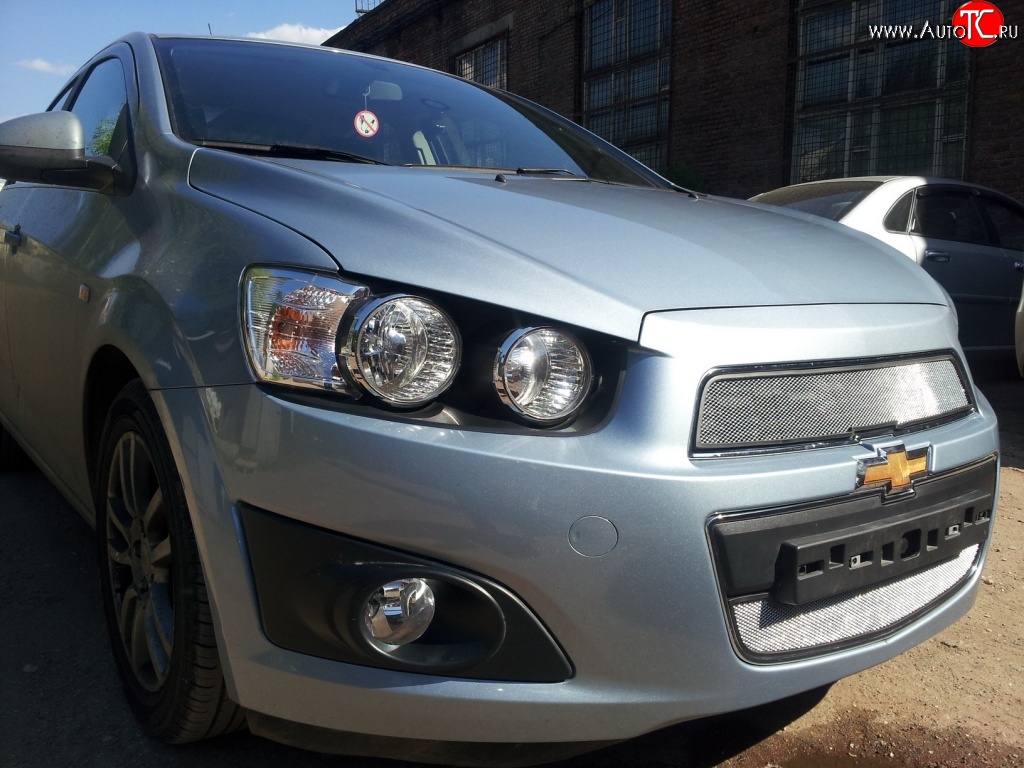 1 539 р. Нижняя сетка на бампер Russtal (хром) Chevrolet Aveo T300 седан (2011-2015)  с доставкой в г. Вологда