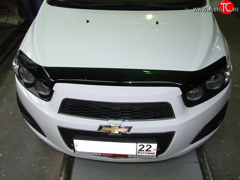 2 699 р. Дефлектор капота SIM Chevrolet Aveo T300 седан (2011-2015)  с доставкой в г. Вологда