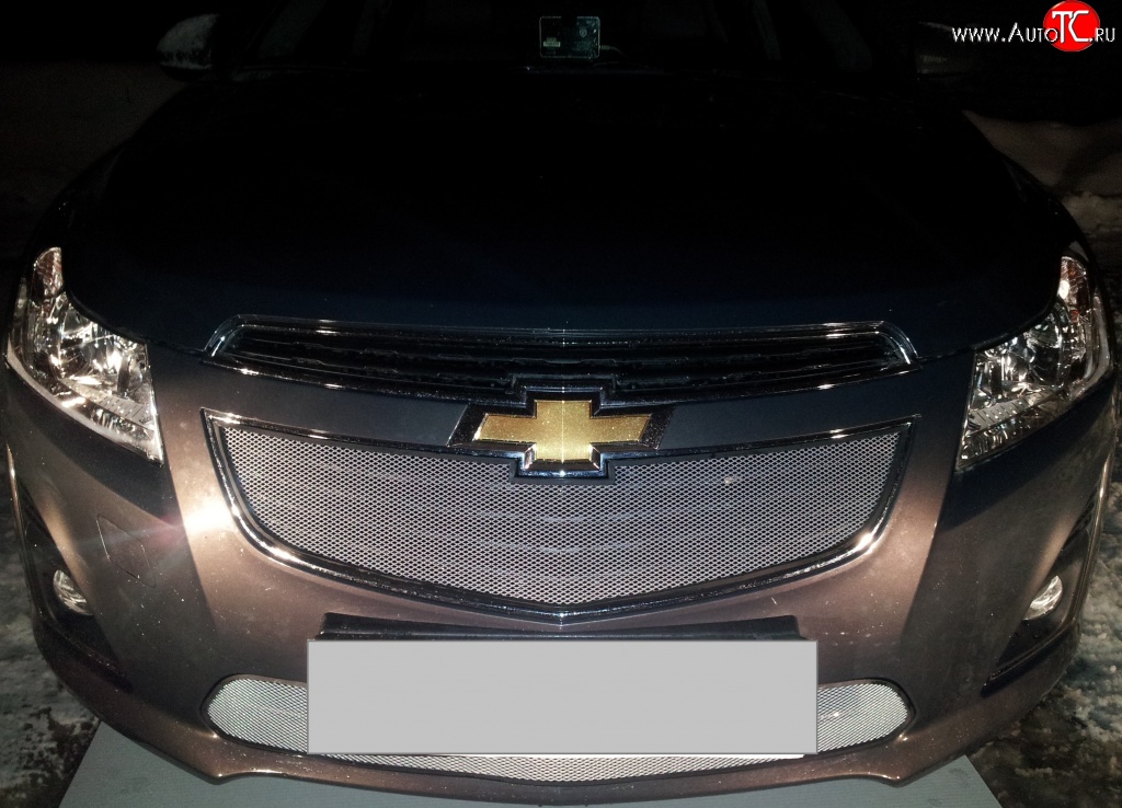 1 599 р. Сетка в решетку радиатора Russtal Chevrolet Cruze J308 универсал рестайлинг (2012-2015) (хром)  с доставкой в г. Вологда