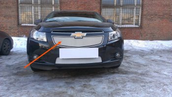 Защитная сетка решетки радиатора Стрелка 11 Стандарт (алюминий/пластик) Chevrolet Cruze ( J300,  J305) (2009-2012) седан дорестайлинг, хэтчбек дорестайлинг (Цвет: хром)