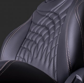 21 349 р. Чехлы для сидений Lord Autofashion Байрон ЖУК (экокожа, спинка 60/40, 2 П- и 1 Г-образных подголовника) Chevrolet Cruze J305 хэтчбек дорестайлинг (2009-2012) (Черный, вставка черная, строчка бежевая)  с доставкой в г. Вологда. Увеличить фотографию 2