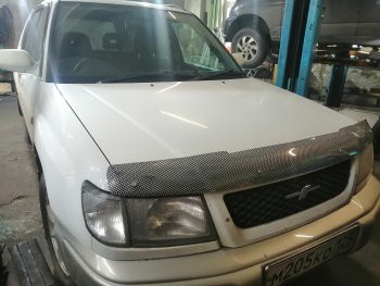 2 399 р. Дефлектор капота CA-Plastiс  Subaru Forester  SF (1997-2000) дорестайлинг (Шелкография карбон-серебро)  с доставкой в г. Вологда. Увеличить фотографию 4