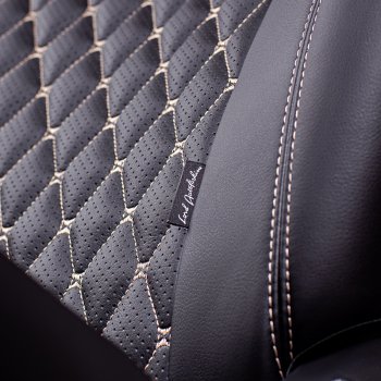 13 949 р. Чехлы для сидений Lord Autofashion Байрон (экокожа, раздельная спинка, с подлокотником, 2 П + 1 Г-образные подголовники) Hyundai Elantra AD дорестайлинг (2016-2019) (Черный, вставка черная, строчка бежевая)  с доставкой в г. Вологда. Увеличить фотографию 2