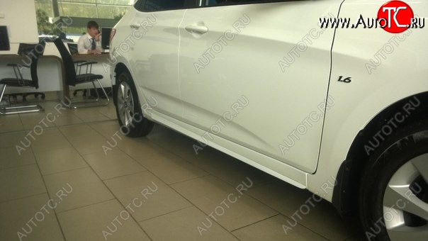 4 999 р. Пластиковые пороги АвтоКрат Hyundai Solaris RBr седан рестайлинг (2014-2017) (Неокрашенные)  с доставкой в г. Вологда
