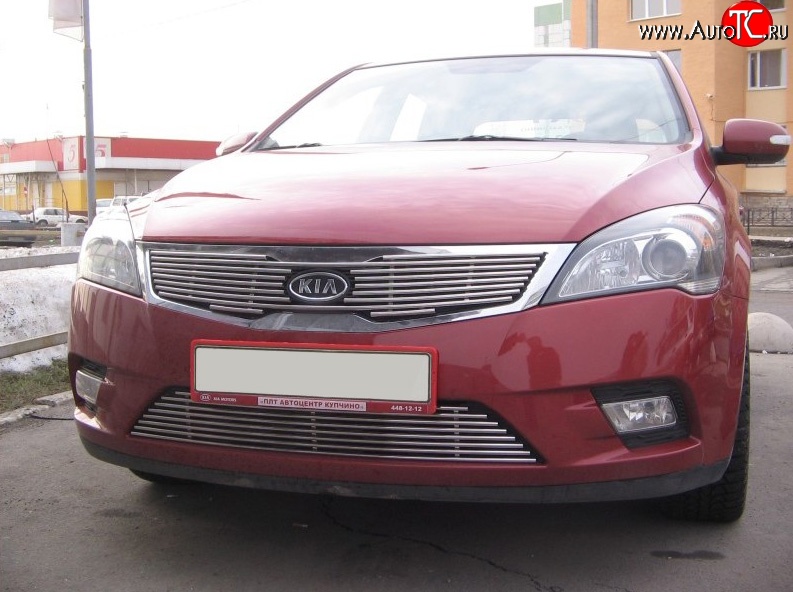 4 599 р. Декоративная вставка воздухозаборника (рестайлинг) Berkut KIA Ceed 1 ED рестайлинг, хэтчбэк 5 дв. (2010-2012)  с доставкой в г. Вологда