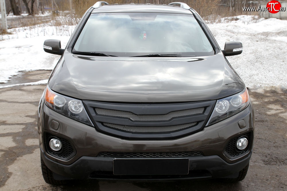 5 299 р. Решётка радиатора RA  KIA Sorento  XM (2009-2012) дорестайлинг (Глянец под окраску, с металлической сеткой, Неокрашенная)  с доставкой в г. Вологда