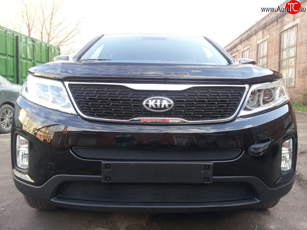 1 469 р. Сетка верхнего воздухозаборника переднего бампера Russtal KIA Sorento XM рестайлинг (2012-2015)  с доставкой в г. Вологда