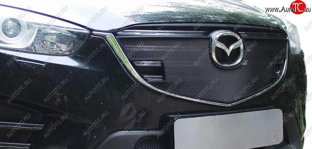 1 639 р. Защитная сетка на решетку радиатор Russtal Mazda CX-5 KE рестайлинг (2015-2017) (чёрная, без выреза под парктронник)  с доставкой в г. Вологда