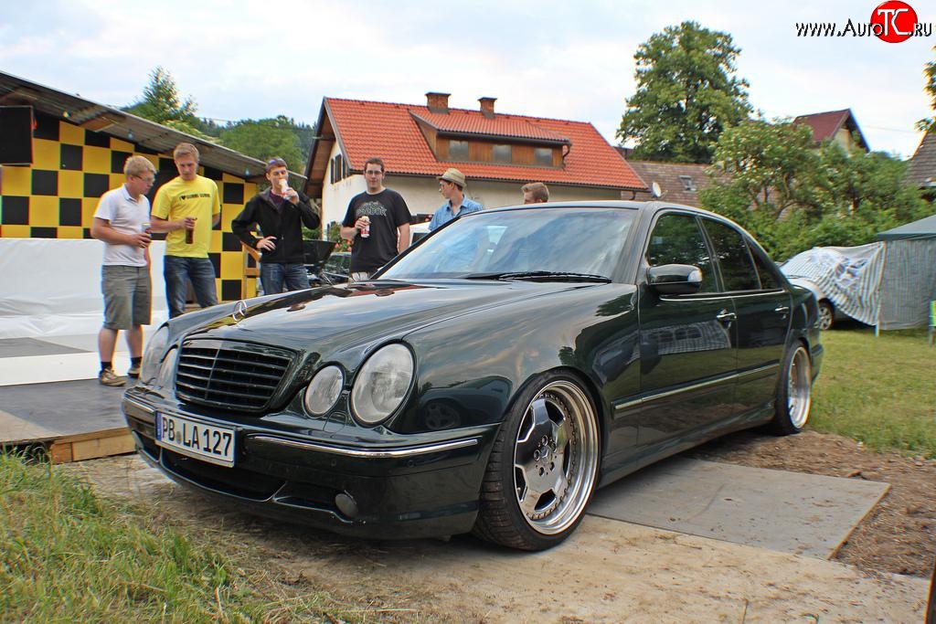 12 599 р. Передний бампер AMG Mercedes-Benz E-Class W210 дорестайлинг универсал (1996-1999) (Неокрашенный)  с доставкой в г. Вологда