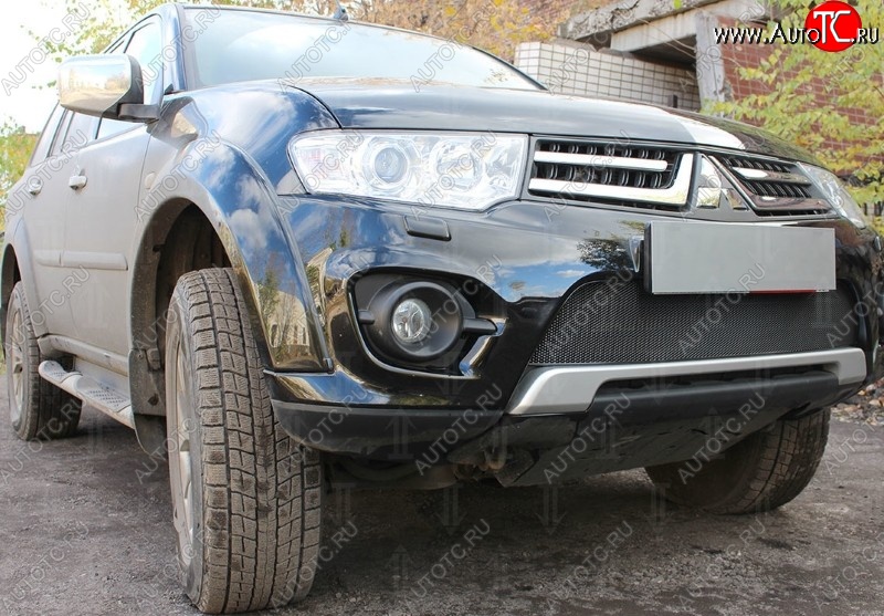 1 469 р. Защитная сетка на бампер (рестайлинг) Russtal (черная) Mitsubishi L200 5 KK,KL дорестайлинг (2015-2019)  с доставкой в г. Вологда