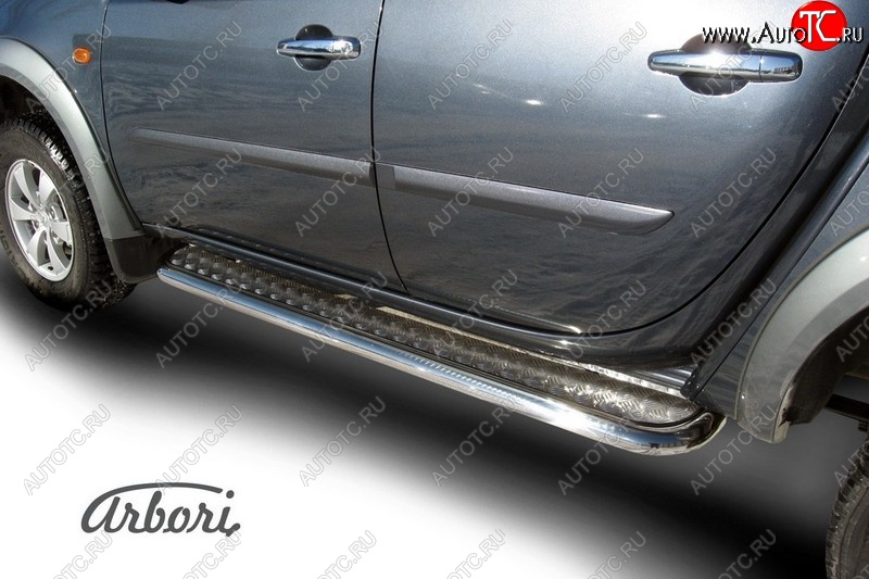 14 579 р. Защита штатных порогов с листом TRITON Arbori (нержавейка, алюминий, d57) Mitsubishi L200 4  дорестайлинг (2006-2014)  с доставкой в г. Вологда