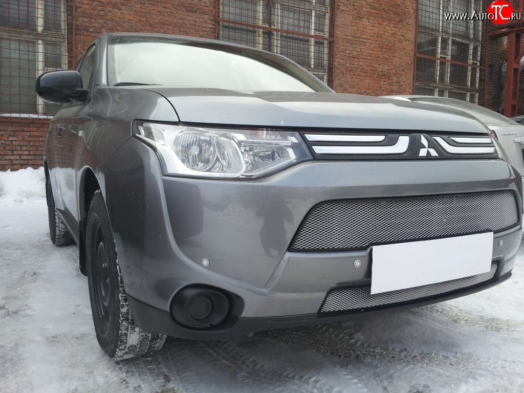 2 599 р. Сетка на бампер (рестайлинг) Russtal (хром) Mitsubishi Outlander GF дорестайлинг (2012-2014)  с доставкой в г. Вологда