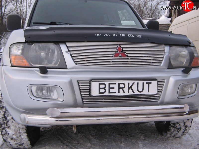 6 999 р. Декоративная вставка решетки радиатора Berkut Mitsubishi Pajero 3 V70 дорестайлинг (1999-2003)  с доставкой в г. Вологда