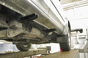 3 449 р. Комплект крепежа для подножек серии FUGA и М15 Winbo Mitsubishi Pajero Sport PA рестайлинг (2004-2008)  с доставкой в г. Вологда. Увеличить фотографию 2