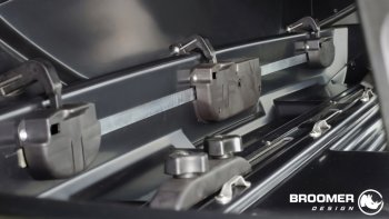 22 749 р. Багажный бокс Broomer Venture (420 л/189x89x40 см) на крышу   (Покрытие: шагрень, Цвет: чёрный)  с доставкой в г. Вологда. Увеличить фотографию 7
