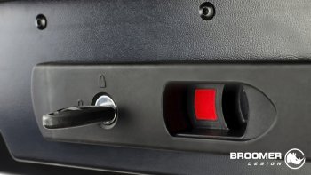 22 749 р. Багажный бокс Broomer Venture (420 л/189x89x40 см) на крышу   (Покрытие: шагрень, Цвет: чёрный)  с доставкой в г. Вологда. Увеличить фотографию 10