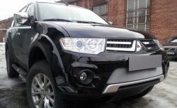 1 949 р. Сетка на бампер (рестайлинг) Russtal (хром) Mitsubishi Pajero Sport PB рестайлинг (2013-2017)  с доставкой в г. Вологда. Увеличить фотографию 2