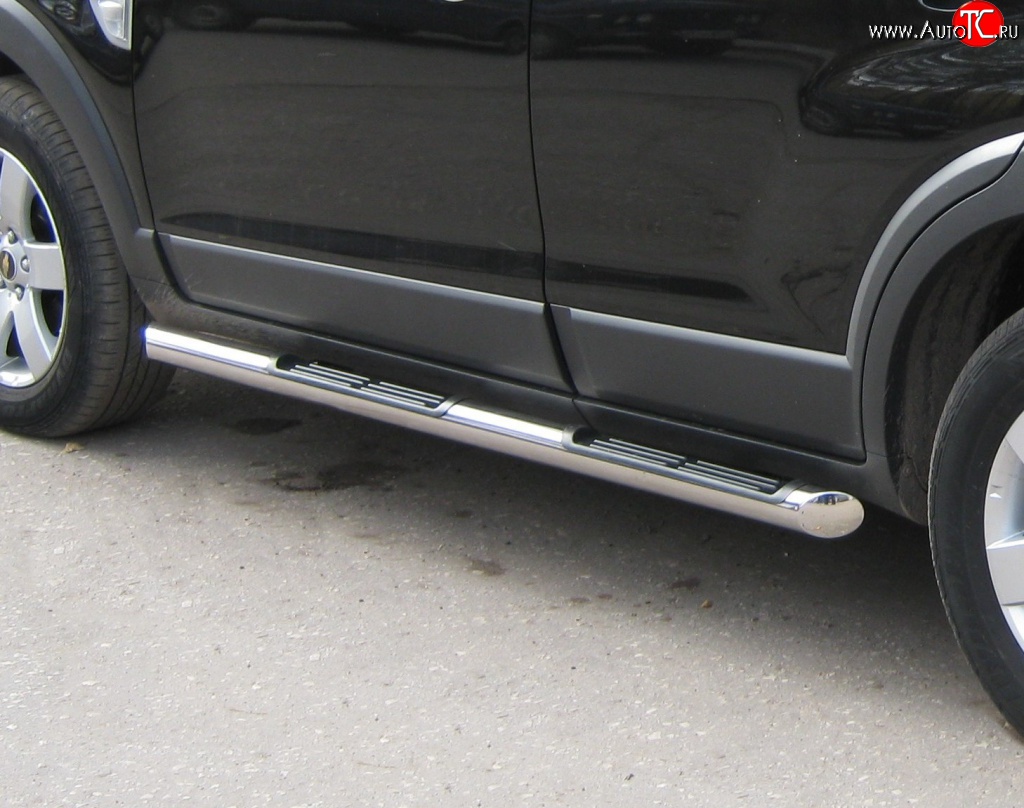 14 449 р. Защита порогов Russtal из трубы d76 мм с пластиковыми вставками для ног Chevrolet Captiva  дорестайлинг (2006-2011) (Защита порогов с со скосами на торцах (вариант 1))  с доставкой в г. Вологда