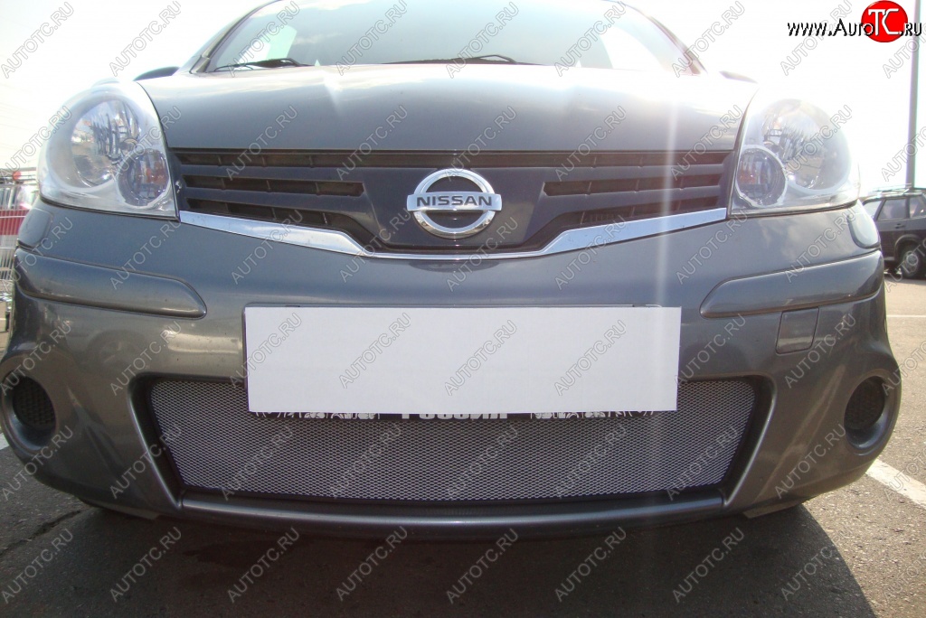 1 539 р. Сетка на бампер (рестайлинг) Russtal (хром) Nissan Note 1 E11 дорестайлинг (2004-2008)  с доставкой в г. Вологда