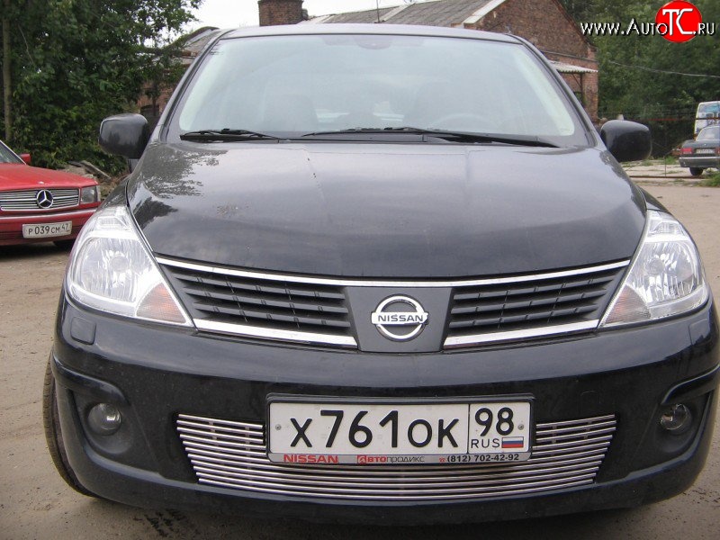 4 699 р. Декоративная вставка воздухозаборника (рестайлинг) Berkut Nissan Tiida 1 седан C11 рестайлинг (2010-2014)  с доставкой в г. Вологда