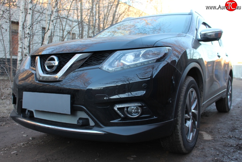1 569 р. Сетка (под парктроник) на бампер Russtal (хром) Nissan X-trail 3 T32 рестайлинг (2017-2022)  с доставкой в г. Вологда
