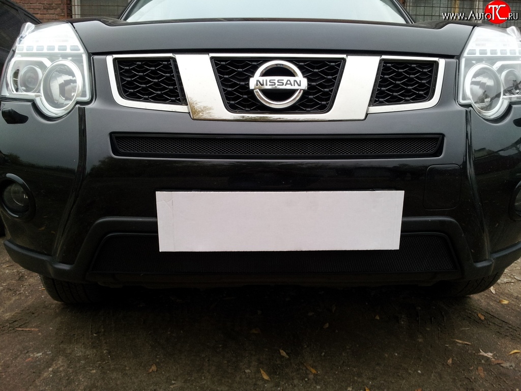 1 899 р. Средняя сетка на бампер Russtal (черная) Nissan X-trail 2 T31 рестайлинг (2010-2015)  с доставкой в г. Вологда