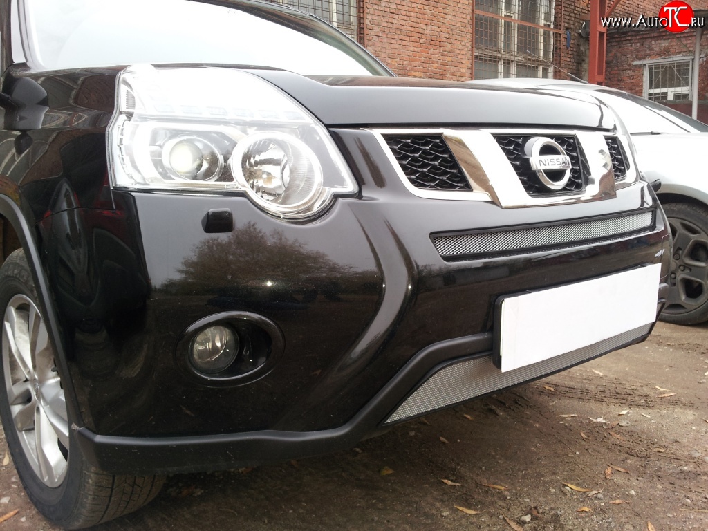 1 999 р. Средняя сетка на бампер Russtal (хром) Nissan X-trail 2 T31 рестайлинг (2010-2015)  с доставкой в г. Вологда