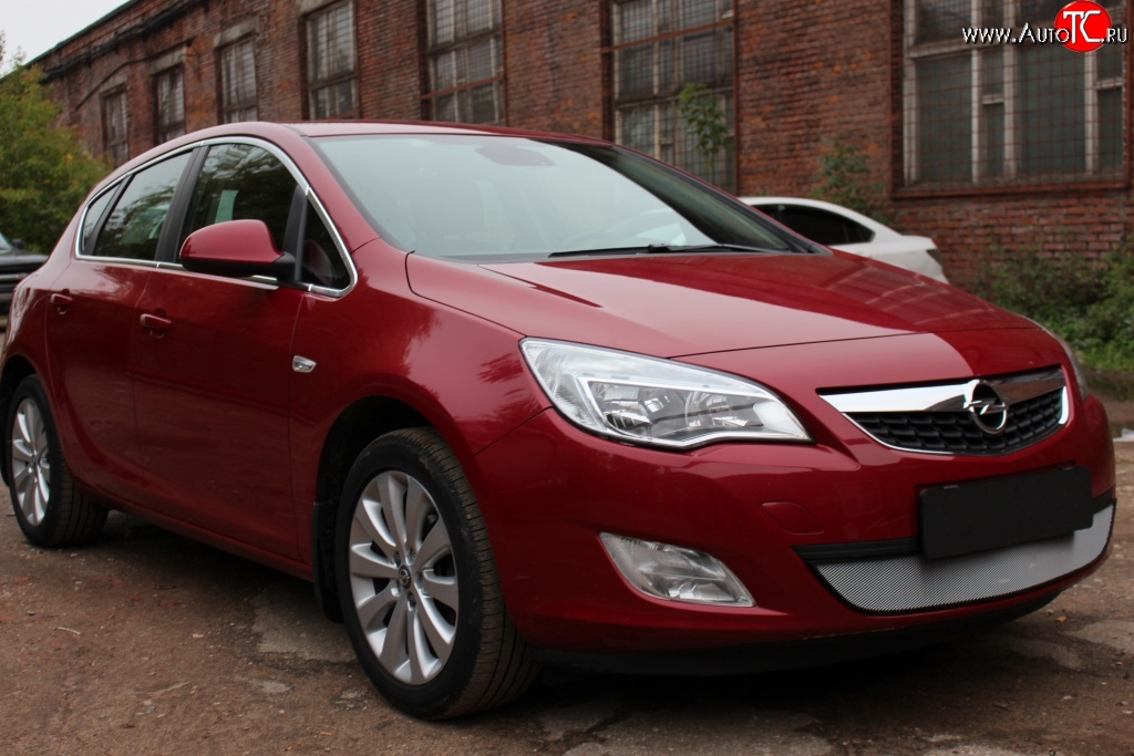 1 539 р. Сетка на бампер Russtal (хром) Opel Astra J хэтчбек 5 дв. дорестайлинг (2009-2012)  с доставкой в г. Вологда