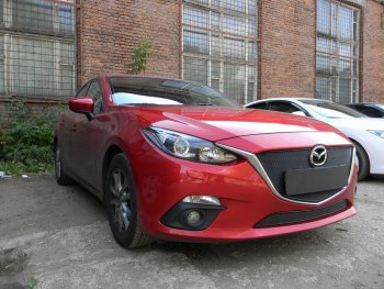 3 899 р. Защитная сетка в бампер (низ, ячейка 4х10 мм) Alfeco Премиум Mazda 3/Axela BM дорестайлинг седан (2013-2016) (Чёрная)  с доставкой в г. Вологда. Увеличить фотографию 2