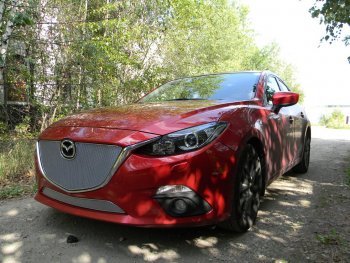 3 889 р. Защитная сетка в бампер (низ, ячейка 4х10 мм) Alfeco Премиум Mazda 3/Axela BM дорестайлинг, хэтчбэк (2013-2016) (Хром)  с доставкой в г. Вологда. Увеличить фотографию 2