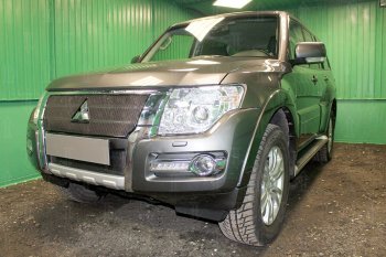 4 299 р. Защитная сетка в бампер (низ, ячейка 4х10 мм) Стрелка11 Премиум Mitsubishi Pajero 4 V90 2-ой рестайлинг (2014-2020) (Чёрная)  с доставкой в г. Вологда. Увеличить фотографию 2