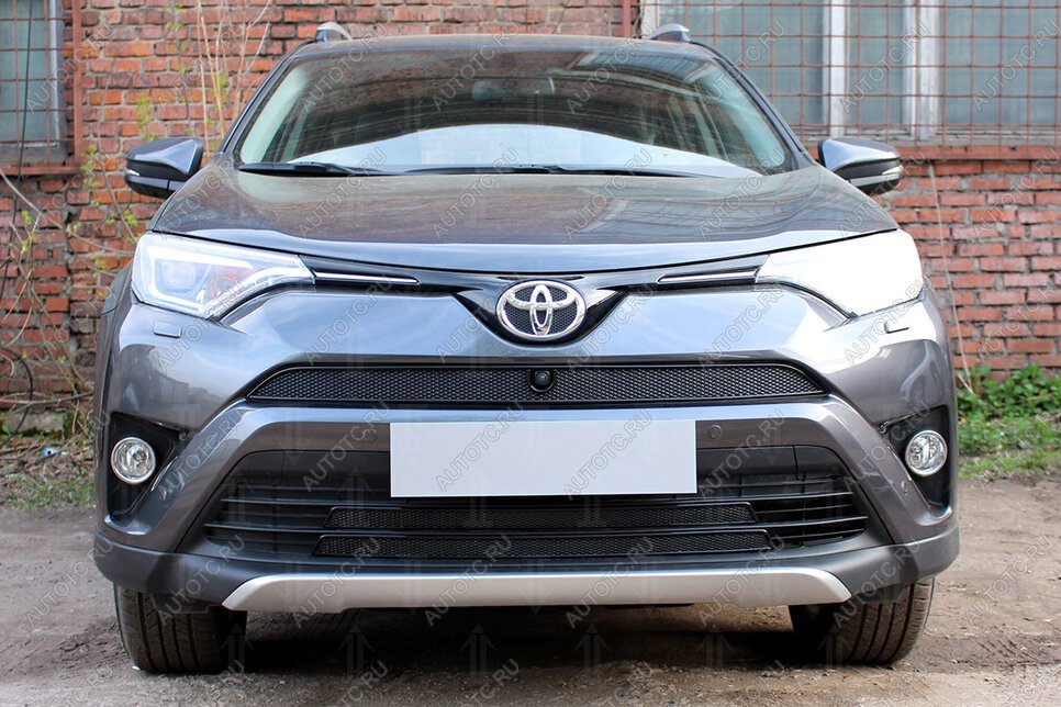 4 099 р. Защита радиатора (верх) (с камерой) Стрелка11 PREMIUM  Toyota RAV4  XA40 (2015-2019) 5 дв. рестайлинг (черная)  с доставкой в г. Вологда