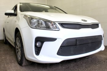 3 179 р. Защитная сетка в бампер (верх, заглушка без сот) Alfeco Стандарт  KIA Rio  4 FB (2016-2020) дорестайлинг седан (Чёрная)  с доставкой в г. Вологда. Увеличить фотографию 4