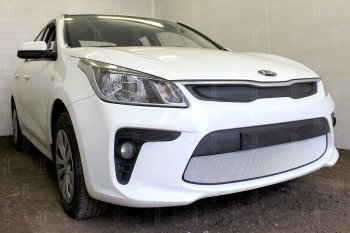 3 279 р. Защитная сетка в бампер (низ, ячейка 3х7 мм) Alfeco Стандарт  KIA Rio  4 FB (2016-2020) дорестайлинг седан (Хром)  с доставкой в г. Вологда. Увеличить фотографию 2