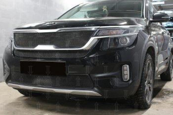 3 179 р. Защитная сетка в бампер (верх, с ДХО, ячейка 3х7 мм) Alfeco Стандарт  KIA Seltos (2019-2025) (Чёрная)  с доставкой в г. Вологда. Увеличить фотографию 3