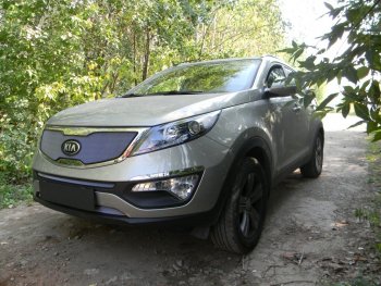 3 399 р. Защитная сетка в бампер (верх, ячейка 3х7 мм) Alfeco Стандарт  KIA Sportage  3 SL (2014-2016) рестайлинг (Хром)  с доставкой в г. Вологда. Увеличить фотографию 3