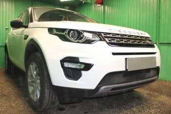 3 079 р. Защитная сетка в бампер (низ, ячейка 3х7 мм) Alfeco Стандарт  Land Rover Discovery Sport  L550 (2014-2025) дорестайлинг, рестайлинг (Чёрная)  с доставкой в г. Вологда. Увеличить фотографию 3