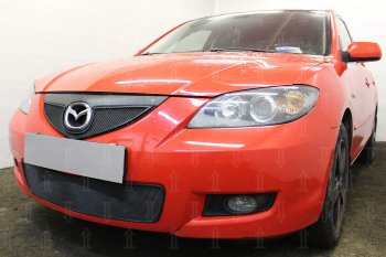 2 899 р. Защитная сетка в бампер (низ, ячейка 3х7 мм) Alfeco Стандарт  Mazda 3/Axela  BK (2006-2009) рестайлинг седан (Чёрная)  с доставкой в г. Вологда. Увеличить фотографию 3