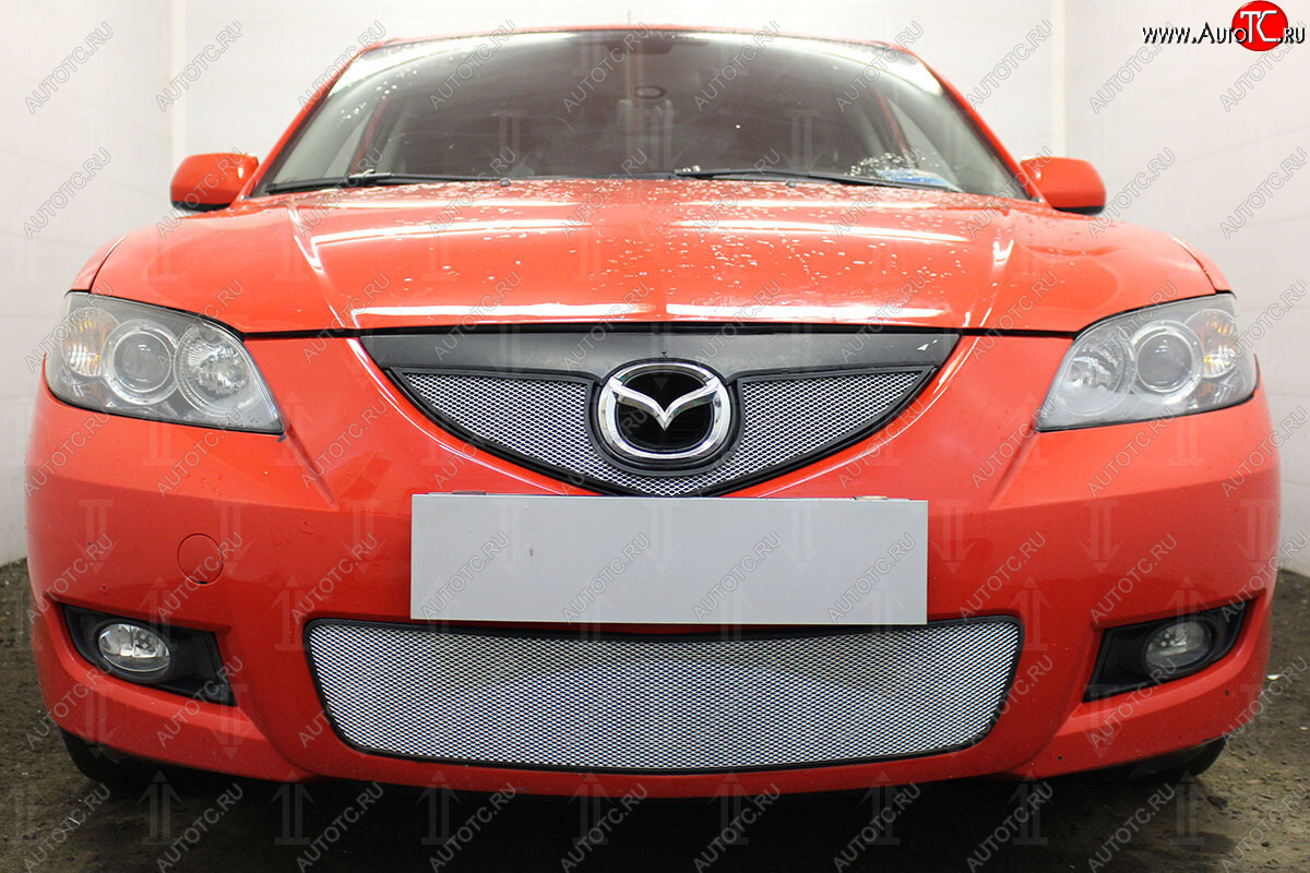3 279 р. Защитная сетка в бампер (верх, ячейка 3х7 мм) Alfeco Стандарт  Mazda 3/Axela  BK (2006-2009) рестайлинг седан (Хром)  с доставкой в г. Вологда