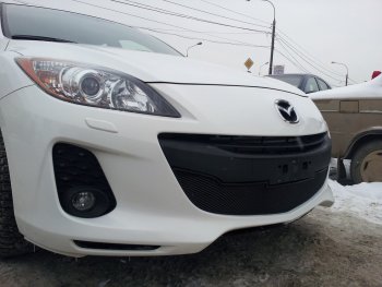3 489 р. Защитная сетка в бампер (низ, ячейка 3х7 мм) Alfeco Стандарт  Mazda 3/Axela  BL (2011-2013) рестайлинг седан, рестайлинг, хэтчбэк (Чёрная)  с доставкой в г. Вологда. Увеличить фотографию 2