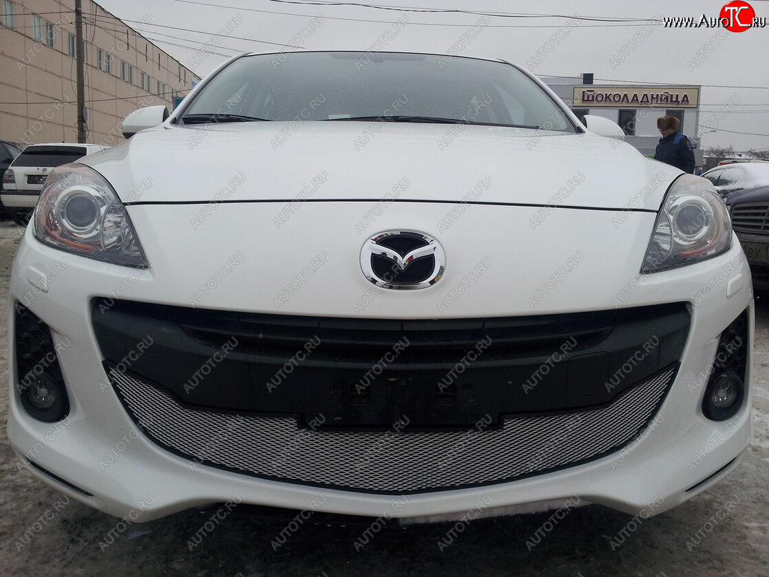 3 599 р. Защитная сетка в бампер (низ, ячейка 3х7 мм) Alfeco Стандарт  Mazda 3/Axela  BL (2011-2013) рестайлинг седан, рестайлинг, хэтчбэк (Хром)  с доставкой в г. Вологда