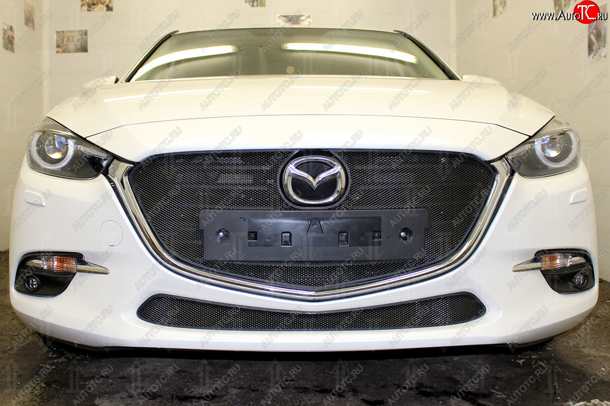2 899 р. Защитная сетка в бампер (низ, ячейка 3х7 мм) Alfeco Стандарт Mazda 3/Axela BM рестайлинг седан (2016-2019) (Чёрная)  с доставкой в г. Вологда