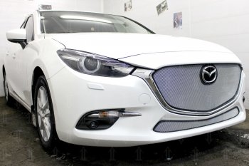 4 549 р. Защитная сетка в бампер (верх, ячейка 3х7 мм, без рамки под номер) Alfeco Стандарт  Mazda 3/Axela  BM (2016-2019) рестайлинг седан, рестайлинг, хэтчбэк (Хром)  с доставкой в г. Вологда. Увеличить фотографию 2