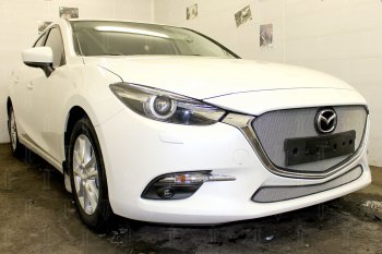 3 079 р. Защитная сетка в бампер (низ, ячейка 3х7 мм) Alfeco Стандарт  Mazda 3/Axela  BM (2016-2019) рестайлинг седан, рестайлинг, хэтчбэк (Хром)  с доставкой в г. Вологда. Увеличить фотографию 3
