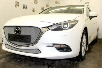 3 079 р. Защитная сетка в бампер (низ, ячейка 3х7 мм) Alfeco Стандарт  Mazda 3/Axela  BM (2016-2019) рестайлинг седан, рестайлинг, хэтчбэк (Хром)  с доставкой в г. Вологда. Увеличить фотографию 4