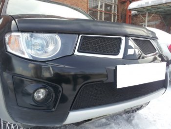 3 169 р. Защитная сетка в бампер (низ, ячейка 3х7 мм) Alfeco Стандарт Mitsubishi Pajero Sport PB дорестайлинг (2008-2013) (Чёрная)  с доставкой в г. Вологда. Увеличить фотографию 3