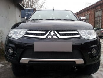 3 089 р. Защитная сетка в бампер (низ, ячейка 3х7 мм) Alfeco Стандарт Mitsubishi L200 4  рестайлинг (2013-2016) (Чёрная)  с доставкой в г. Вологда. Увеличить фотографию 4