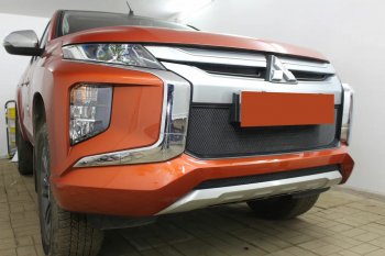 3 499 р. Защитная сетка в бампер (середина, ячейка 3х7 мм) Alfeco Стандарт  Mitsubishi L200  5 KK,KL (2018-2022) рестайлинг (Чёрная)  с доставкой в г. Вологда. Увеличить фотографию 4