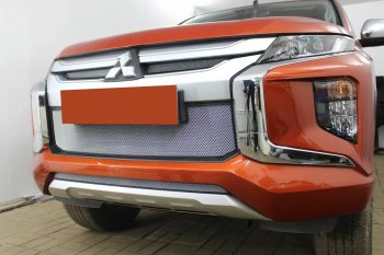 2 699 р. Защитная сетка в бампер (низ, ячейка 3х7 мм) Alfeco Стандарт  Mitsubishi L200  5 KK,KL (2018-2022) рестайлинг (Хром)  с доставкой в г. Вологда. Увеличить фотографию 4